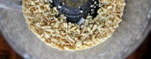 Шаг 4: песто с кинзой