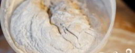 Шаг 3: пиццы три сыра с соусом песто