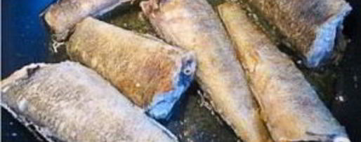 Шаг 1: рыбы под соусом песто в горшочках