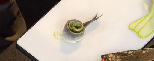 Шаг 3: сибаса, запеченного с соусом песто