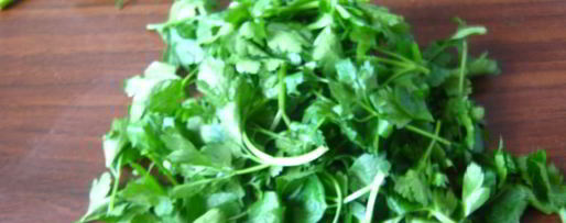 Шаг 1: соуса песто из петрушки