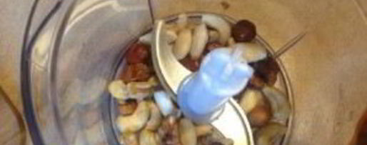 Шаг 1: томатного песто