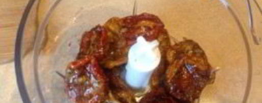 Шаг 2: томатного песто