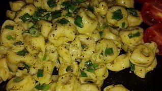 Рецепт Тортеллиней с соусом песто