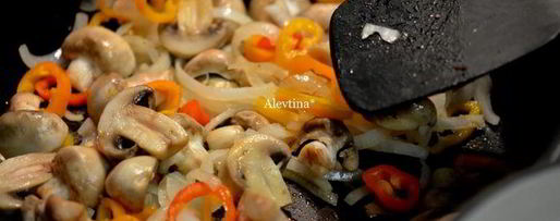 Шаг 1: чили сальса с грибами