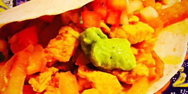 Рецепт фахитас с курицей с соусами сальса и гуакамоле