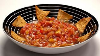 Рецепт Мексиканской сальсы с кукурузными чипсами