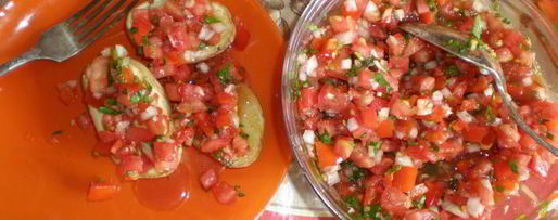 Шаг 2: рыбы запеченной, картошечки и соус сальса