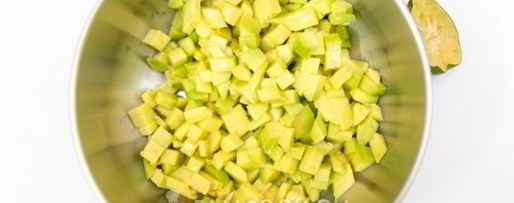 Шаг 2: сальсы из авокадо с помидорами