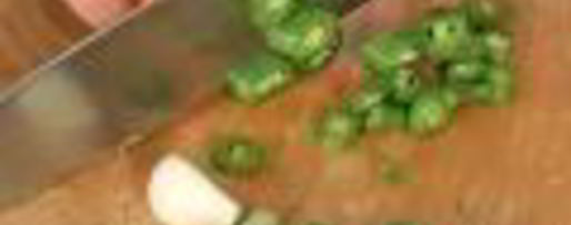 Шаг 4: соусов сальса круда, сальса роха, сальса верде