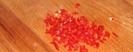 Шаг 1: томатной сальсы с кинзой и луком