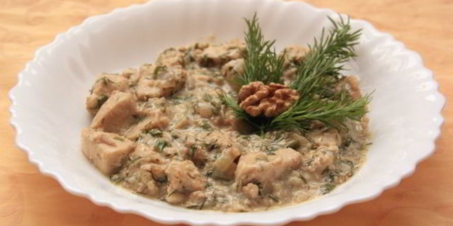 Рецепт курицы в орехово-чесночном соусе сациви