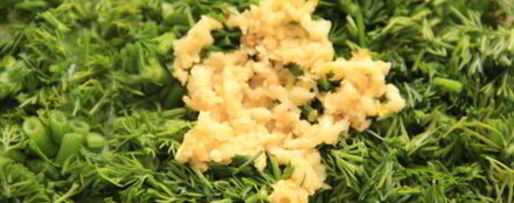 Шаг 1: курицы в орехово-чесночном соусе сациви