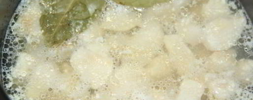 Шаг 5: курицы в орехово-чесночном соусе сациви