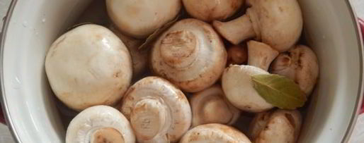 Шаг 3: сациви с грибами