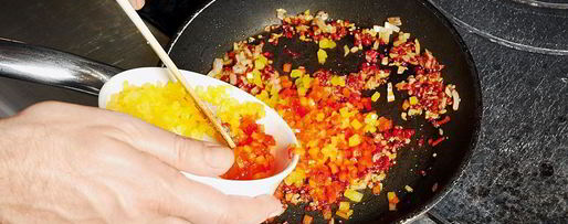 Шаг 1: фаршированных кальмаров на тартаре из томатов