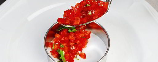 Шаг 5: фаршированных кальмаров на тартаре из томатов