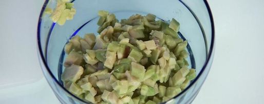 Шаг 1: тартара из авокадо с кедровыми орехами