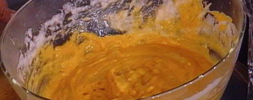 Шаг 1: тартара из форели на блинчиках из батата, авокадо-рукола салат