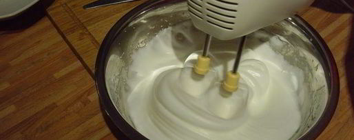 Шаг 2: тартара из форели на блинчиках из батата, авокадо-рукола салат