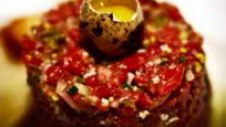 Рецепт Тартара из говядины с анчоусами и корнишонами