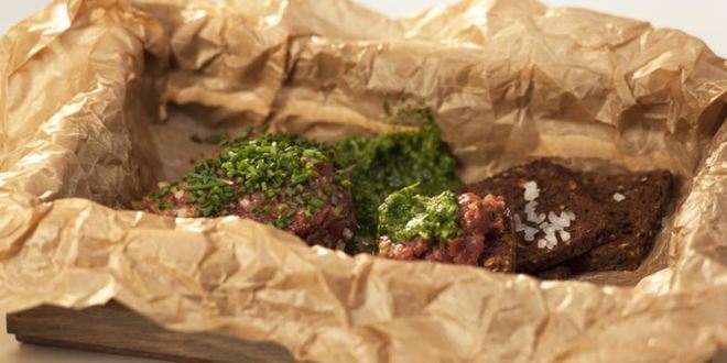 Рецепт тартара из говядины с зеленой пастой