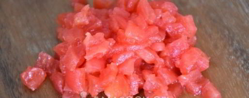 Шаг 3: тартара из клубники и помидоров