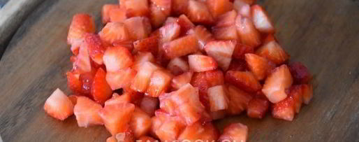 Шаг 4: тартара из клубники и помидоров