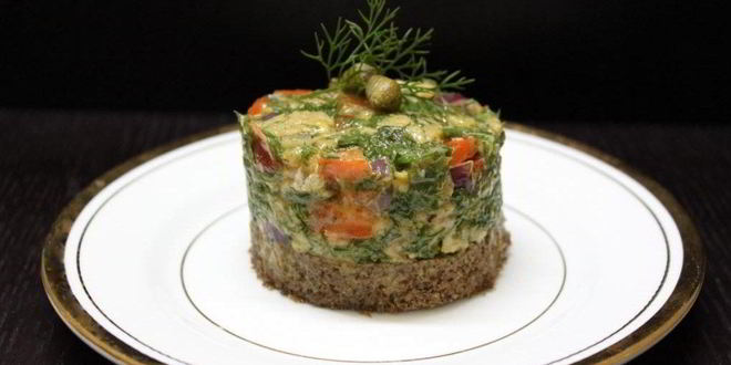 Рецепт тартара из лосося с бородинским хлебом