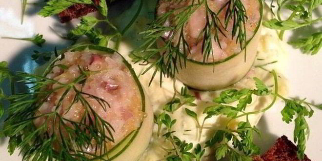 Рецепт тартара из сельди в огурце