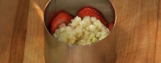 Шаг 5: тартара из тунца со свежей клубникой