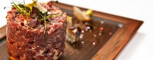 Шаг 5: тартара из утиной грудки и фуа-гра с дымом