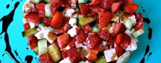 Шаг 4: тартара с клубникой, огурцом и брынзой