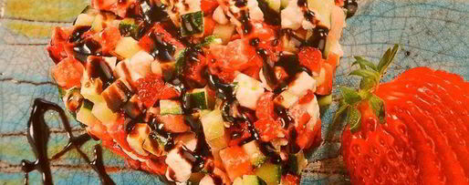 Шаг 5: тартара с клубникой, огурцом и брынзой