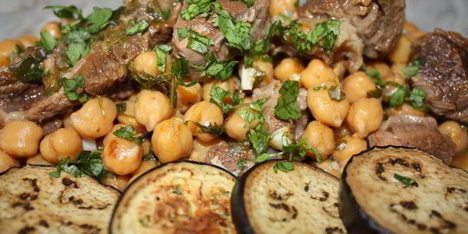 Рецепт ароматной говядины с нутом и ткемали