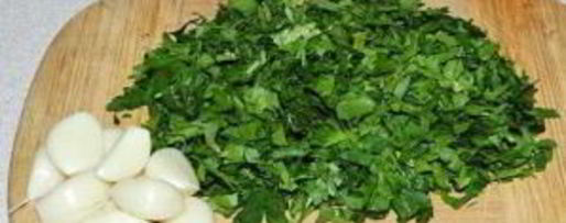 Шаг 1: соуса ткемали из красной сливы