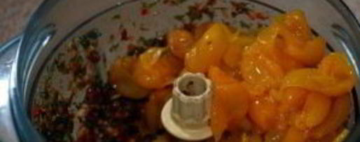 Шаг 2: соуса ткемали с грецкими орехами