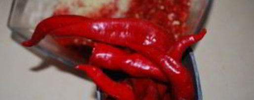 Шаг 1: соуса ткемали с помидорами