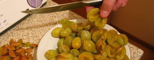 Шаг 3: ткемали из дачных слив