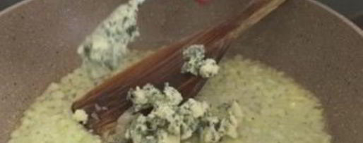 Шаг 3: сырного соуса дор блю