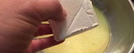 Шаг 2: сырного соуса из плавленого сыра