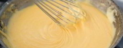 Шаг 4: сырного соуса к начос