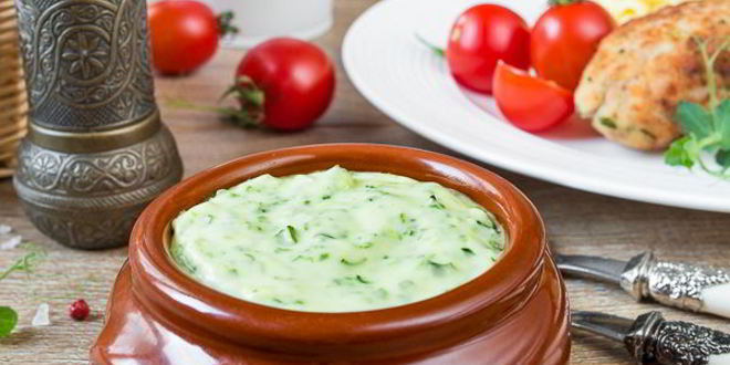 Рецепт сырного соуса со шпинатом