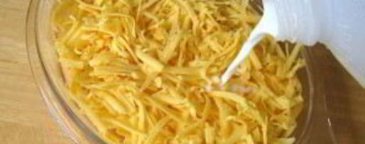 Шаг 2: сырного соуса в микроволновке