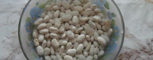 Шаг 1: борща с килькой в томате и фасолью