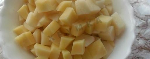 Шаг 3: борща с килькой в томате и фасолью