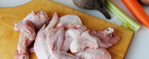 Шаг 2: борща с куриными крылышками