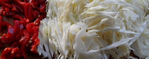 Шаг 2: борща с курицей и бочковыми помидорами