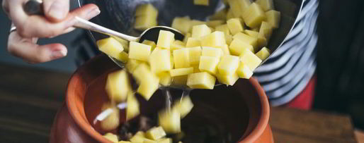 Шаг 3: борща в горшочке