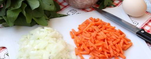 Шаг 2: зеленого борща с фрикадельками и со щавелем